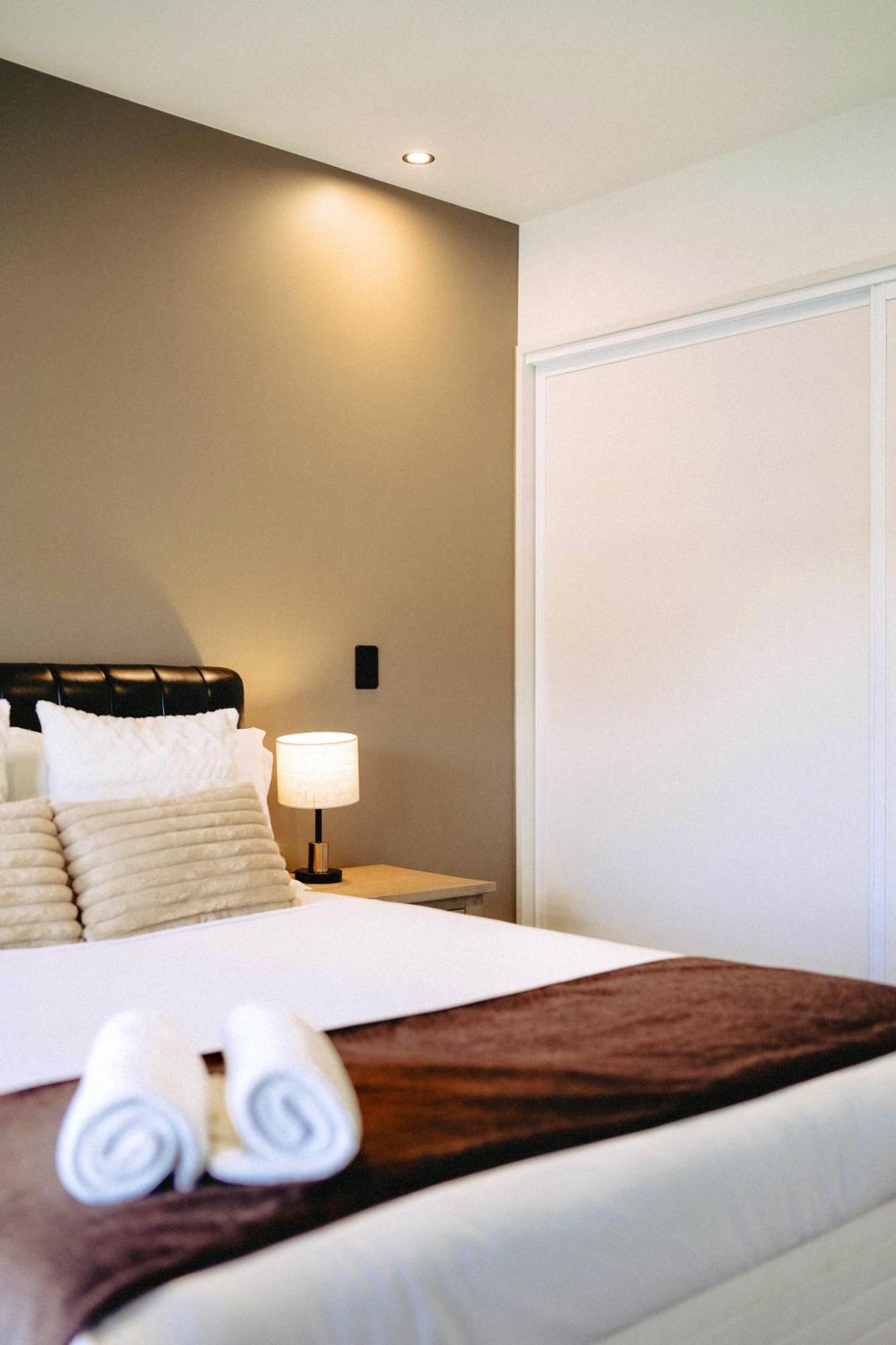 Cbd Contemporary Comfort Townhouse 2 Bed 2Bath クライストチャーチ エクステリア 写真